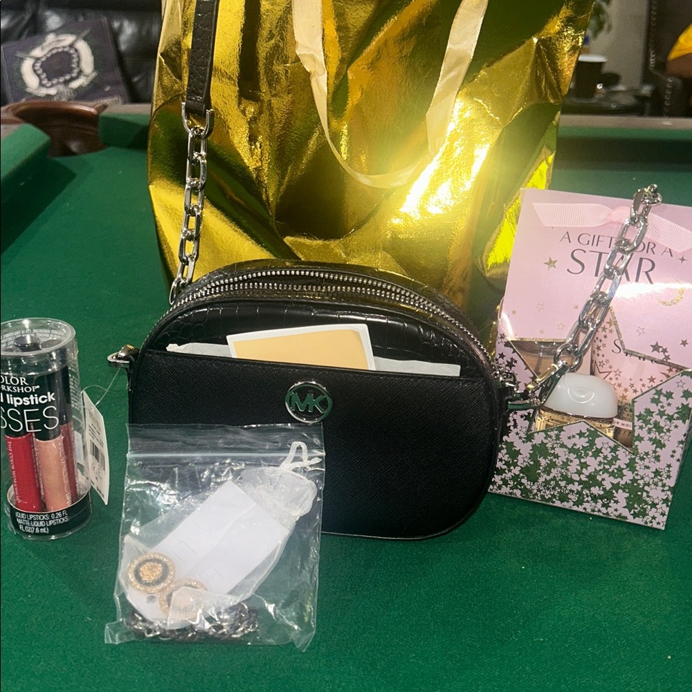 Low Start🎉Michael Kors Black Crossbody Bag Bundle🗣️No Negotiation ‼️ - Picture 7 of 7
